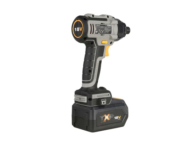 Visseuse à choc brushless 18V + Batterie 4Ah + Chargeur + 19 accessoires - Titan - Brico Dépôt