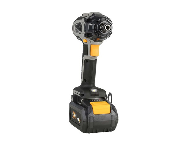 Visseuse à choc brushless 18V + Batterie 4Ah + Chargeur + 19 accessoires - Titan - Brico Dépôt