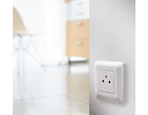 Lot de 10 prises 2 pôles + Terre affleurante blanc "Mosaic"- Spécial chantier - Legrand - Brico Dépôt