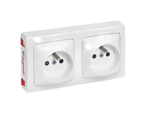 Double prise 2P+T blanc 16A IP2X Bornes - Legrand - Brico Dépôt