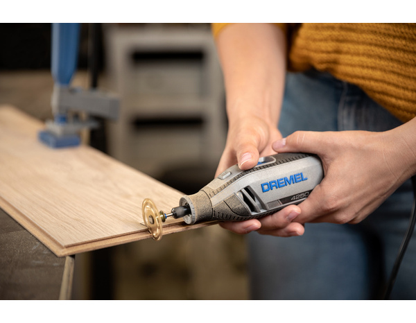 Mini outil multifonction 175 W + 35 accessoires - Dremel - Brico Dépôt