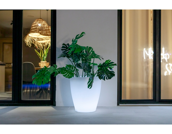 Pot à LED avec batterie, technologie solaire intelligente H.43 cm - Brico Dépôt