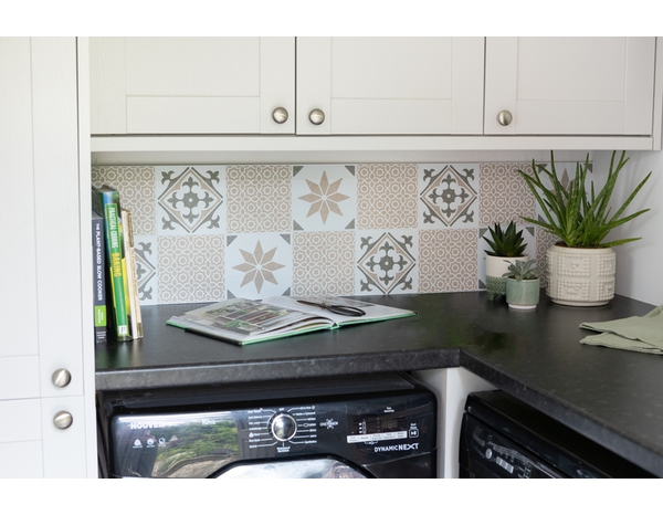 6 dalles murales PVC adhésives blanc, vert, gris effet carreaux de ciment "NADIA" 15X15 cm - Brico Dépôt