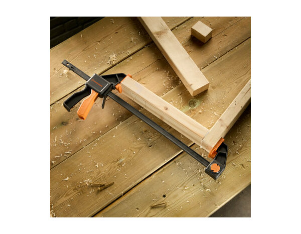 Serre joint 1 main 450mm 136 kg - MAGNUSSON - Brico Dépôt