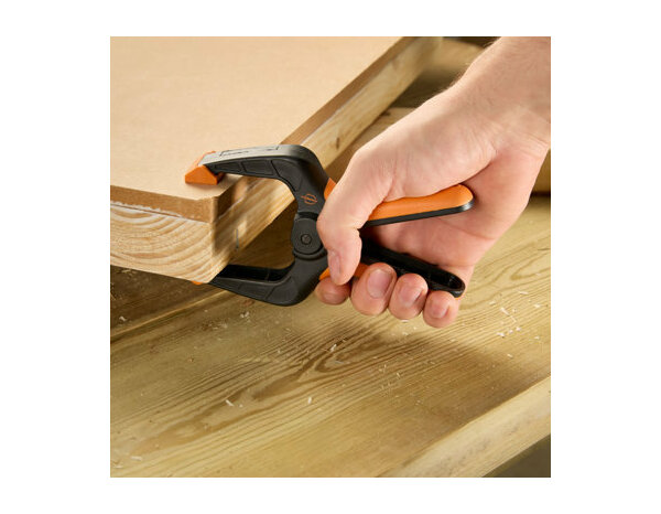 Pince de serrage 170 mm, puissance serrage : 10 kg - MAGNUSSON - Brico Dépôt