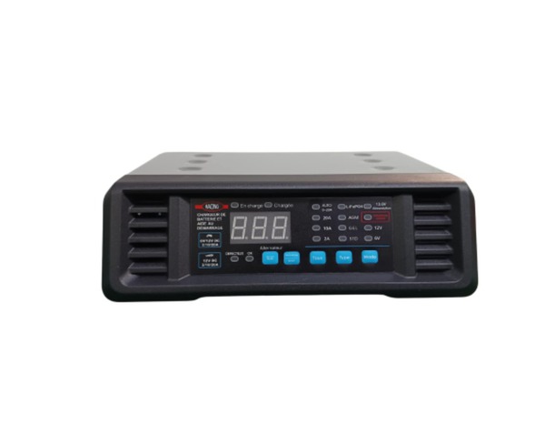 Chargeur de batterie avec fonction de démarrage - 26 x 8 x 26 cm - Racing - Brico Dépôt