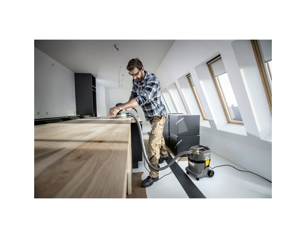 Aspirateur eau et poussière "PRO NT600" 22L - Brico Dépôt