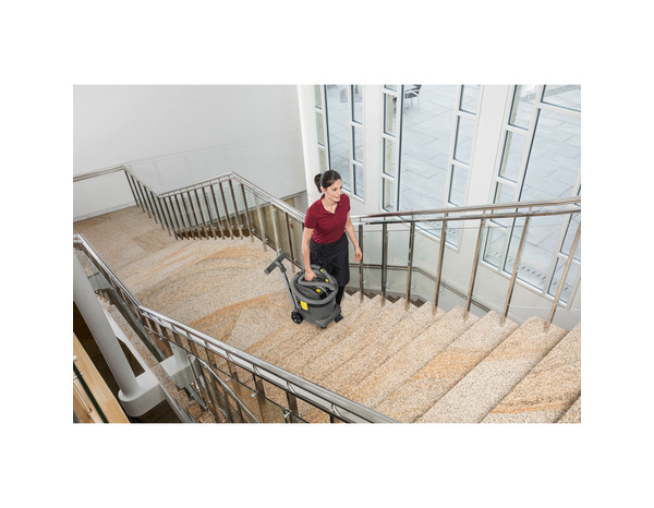 Aspirateur eau et poussière "PRO NT600" 22L - Brico Dépôt