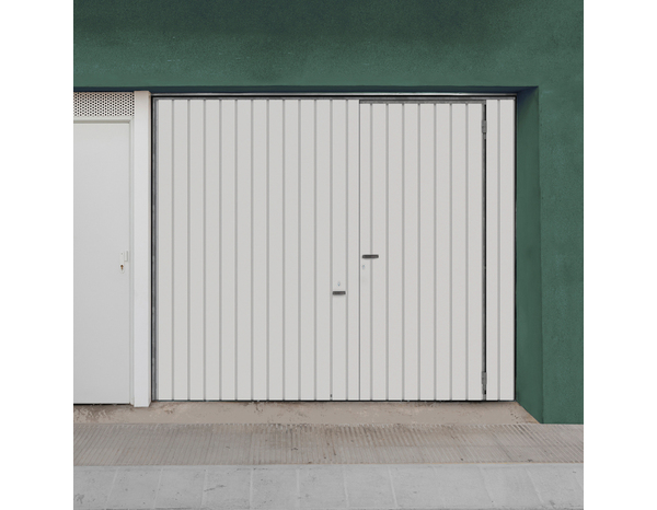 Porte de garage basculante acier blanc 200x240 cm avec portillon piéton intégré - Brico Dépôt