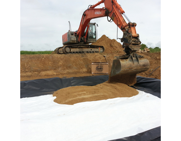 Rouleau géotextile de filtration en fibres de polystyrène anti-UV - 5,20 x 5,20 m - Brico Dépôt