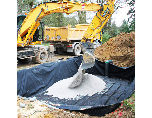 Rouleau géogrille de filtration en Polyéthylène HD 125 g/m2 - 5,20 x 5,20 m - Brico Dépôt