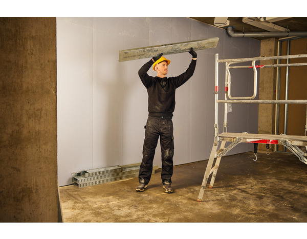 Sweat à capuche noir LEERDAM M en polaire - Brico Dépôt