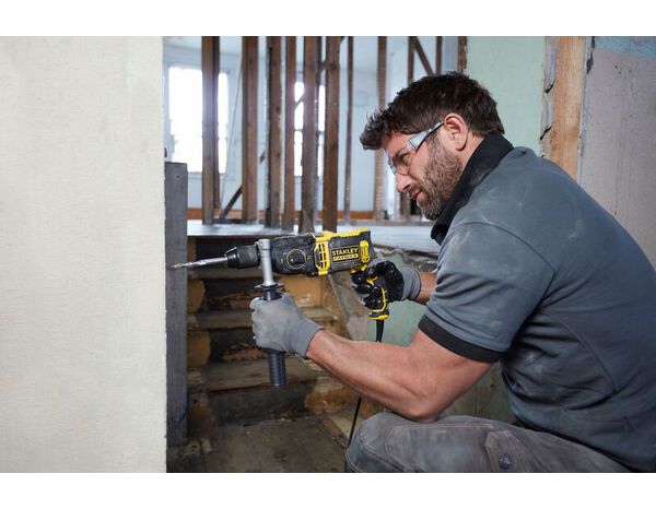 Perceuse à percussion filaire 2 vitesses 1100W SFM, mandrin 13 mm - Stanley Fatmax - Brico Dépôt