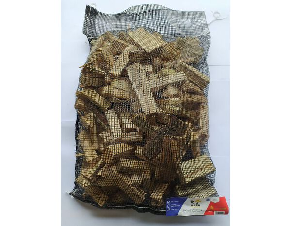 Bois d'allumage 15 cm en sac filet 20L taux d’humidité inférieur à 15% - Brico Dépôt