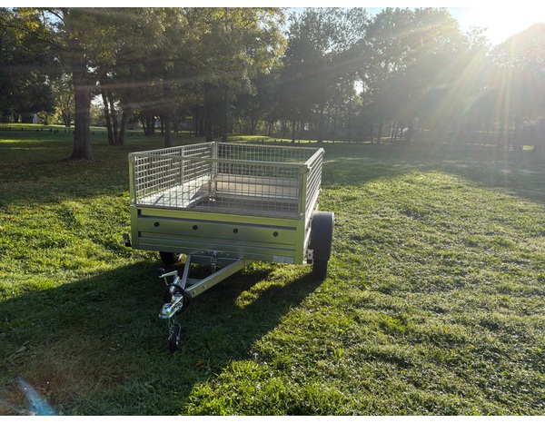 Remorque acier galvanisé CHASSIS BA2339 avec rehausse grillage - 227 x 120 x 25 cm - Brico Dépôt