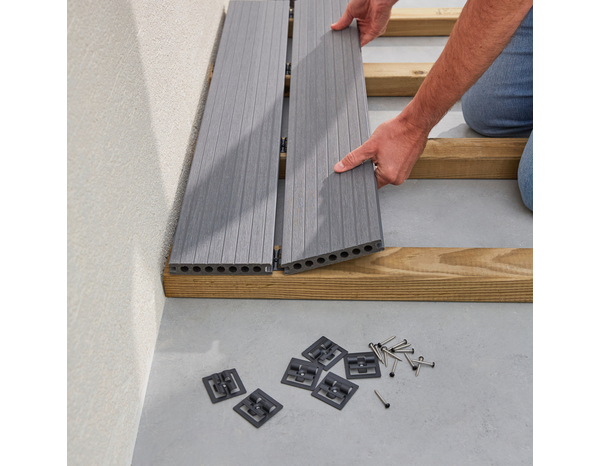 Kit fixation acier inoxydable noir pour lames de terrasse composite NEVA 6,6 m² - Marque BLOOMA - Brico Dépôt