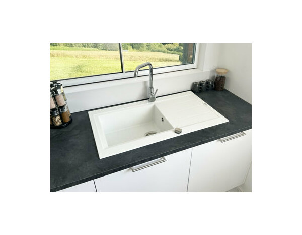 Évier composite de quartz blanc avec mitigeur dynamo 86 x 50 x 18 cm - Brico Dépôt