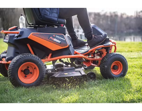 Tondeuse autoportée Yardforce 96 cm batterie 56V mulching 2 en 1 - Brico Dépôt