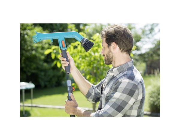 Nettoyeur de gouttière avec manche télescopique réglable système de frein intégré - Gardena - Brico Dépôt