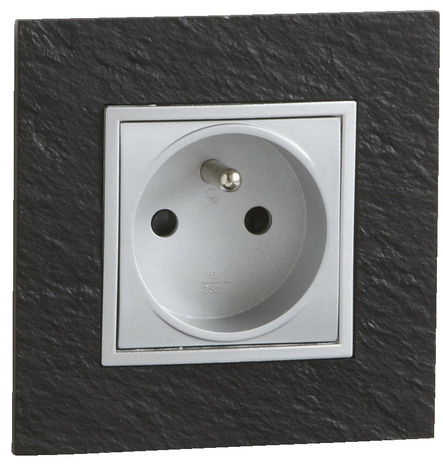 Prise avec terre "Kobé" - Brico Dépôt