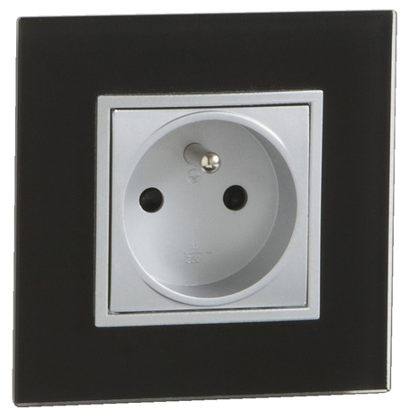 Prise avec terre "Kobé" - Brico Dépôt