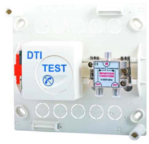 Coffret de communication avec un DTI RJ45 6 départs 190x180x72 mm - Brico Dépôt