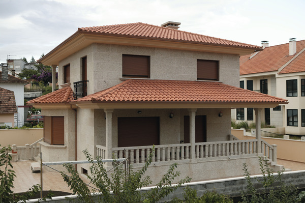 Tuile TAMARIS rouge Ép. 73 mm - La Escandella - Brico Dépôt