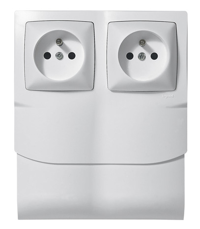 Lot 1 cadre double + 2 prises de courant avec terre - 80 x 20 mm - Legrand - Brico Dépôt