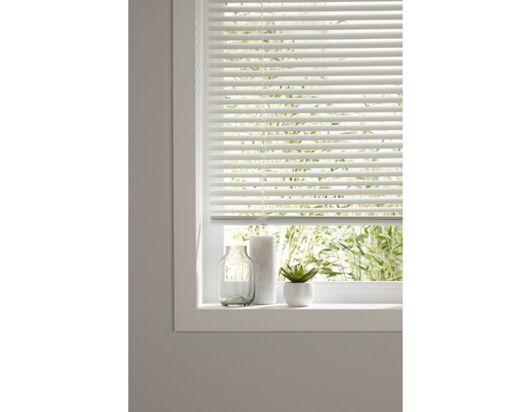 Store vénitien aluminium blanc mat l. 60 cm x h. 180 cm - GoodHome - Brico Dépôt