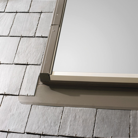 Raccord d'étanchéité RF0014 anthracite pour fenêtre de toit haut. 118 x larg. 114 cm - Brico Dépôt