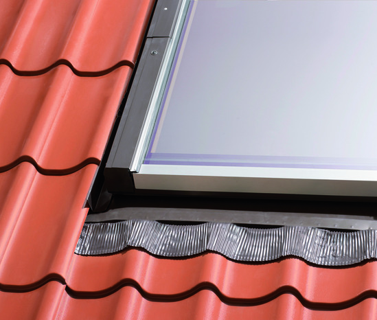 Raccord d'étanchéité RF001 anthracite pour fenêtre de toit haut. 98 x larg. 78 cm - Brico Dépôt